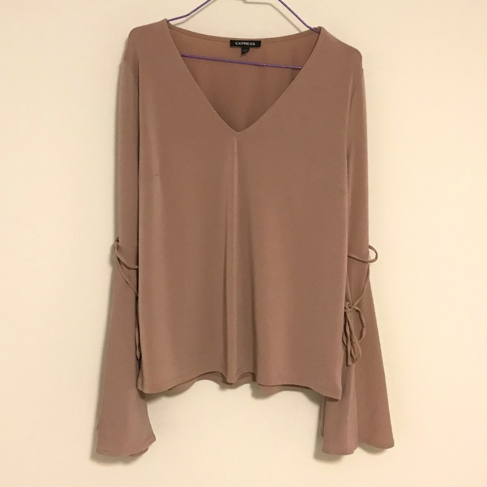 Express Bell Sleeve Top Size Small